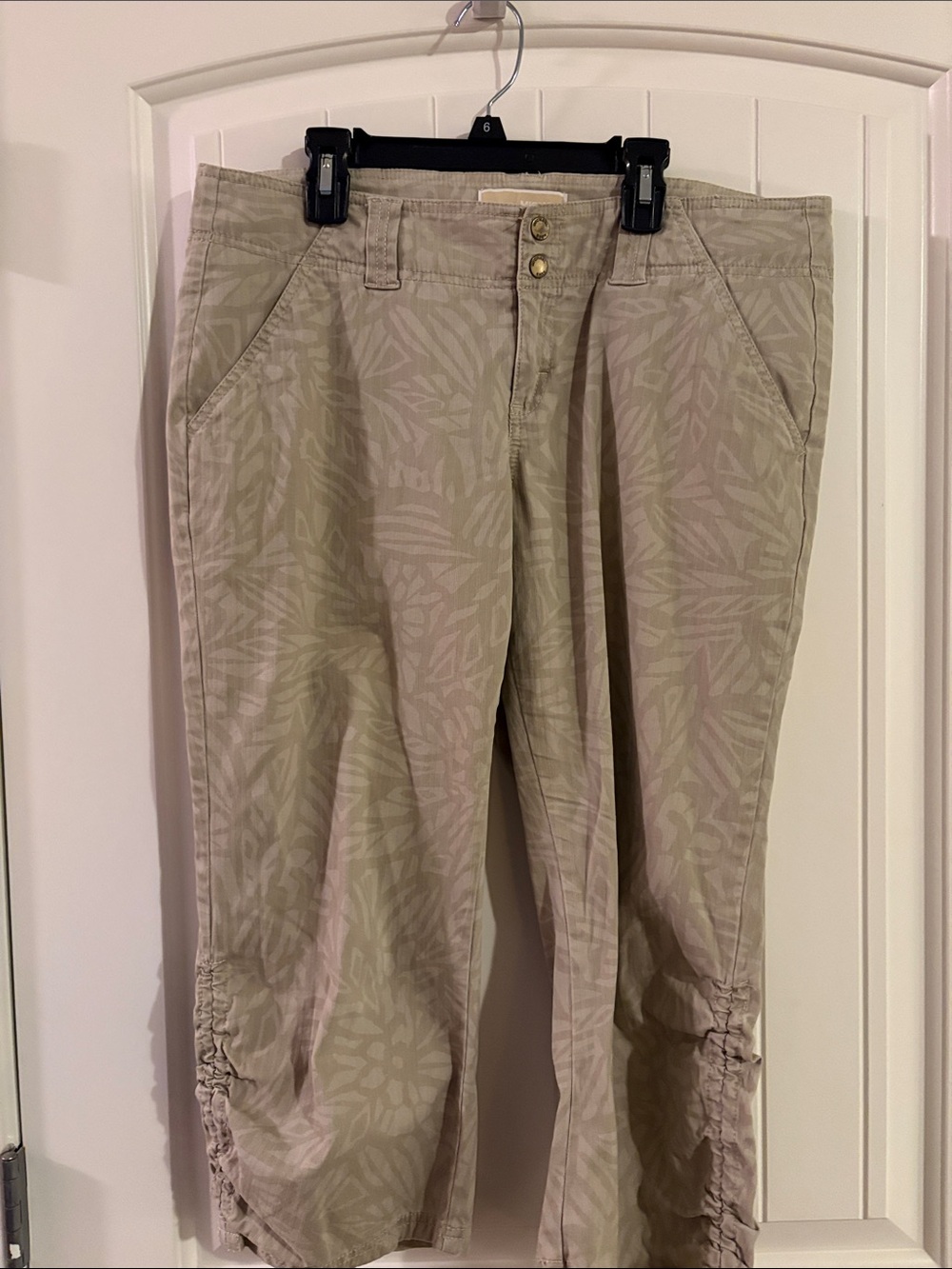 Michael Kors Beige Floral-Print Capris